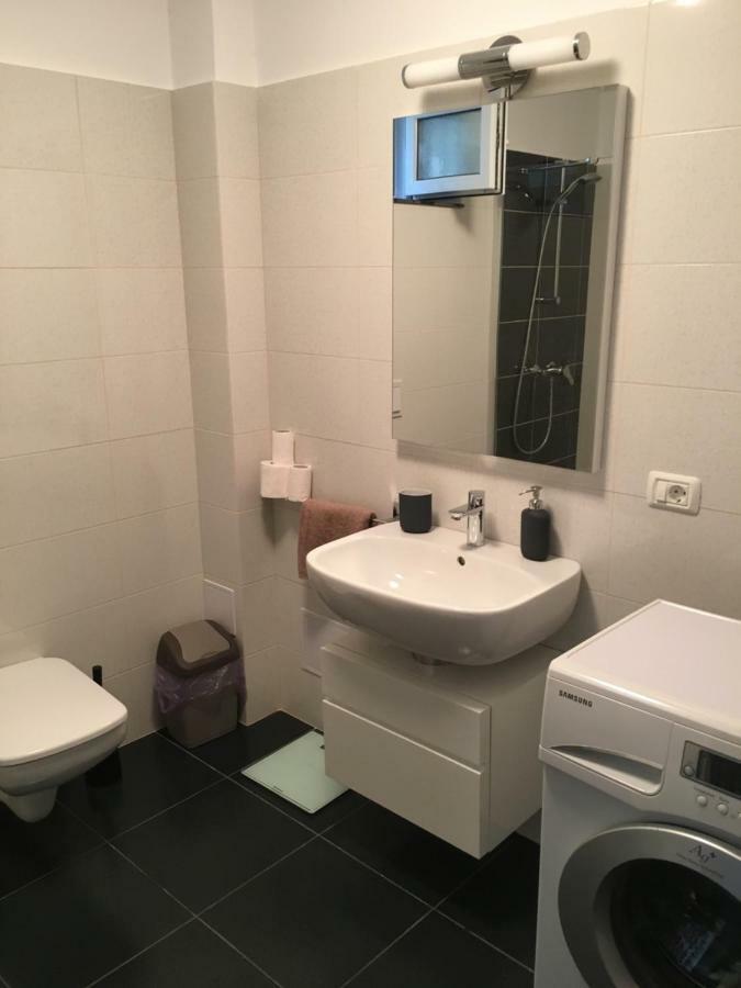 Apartment Victoria ビクトリア エクステリア 写真